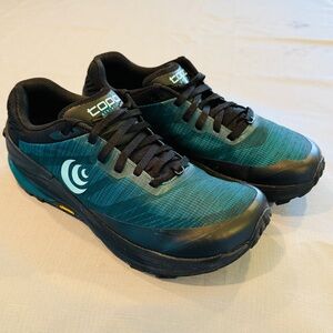Topo Ultraventure Pro Womens 8.5 Trail Running Shoes Teal Mint Vibram Sole